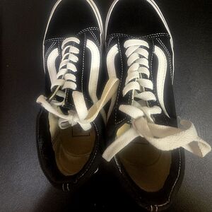 Black and White Sneakers.VANS